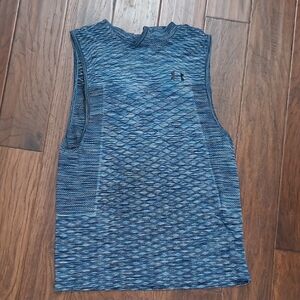 Under Armour Fitted Textured Blue Designed Sleeveless Top with Hoodie size Large